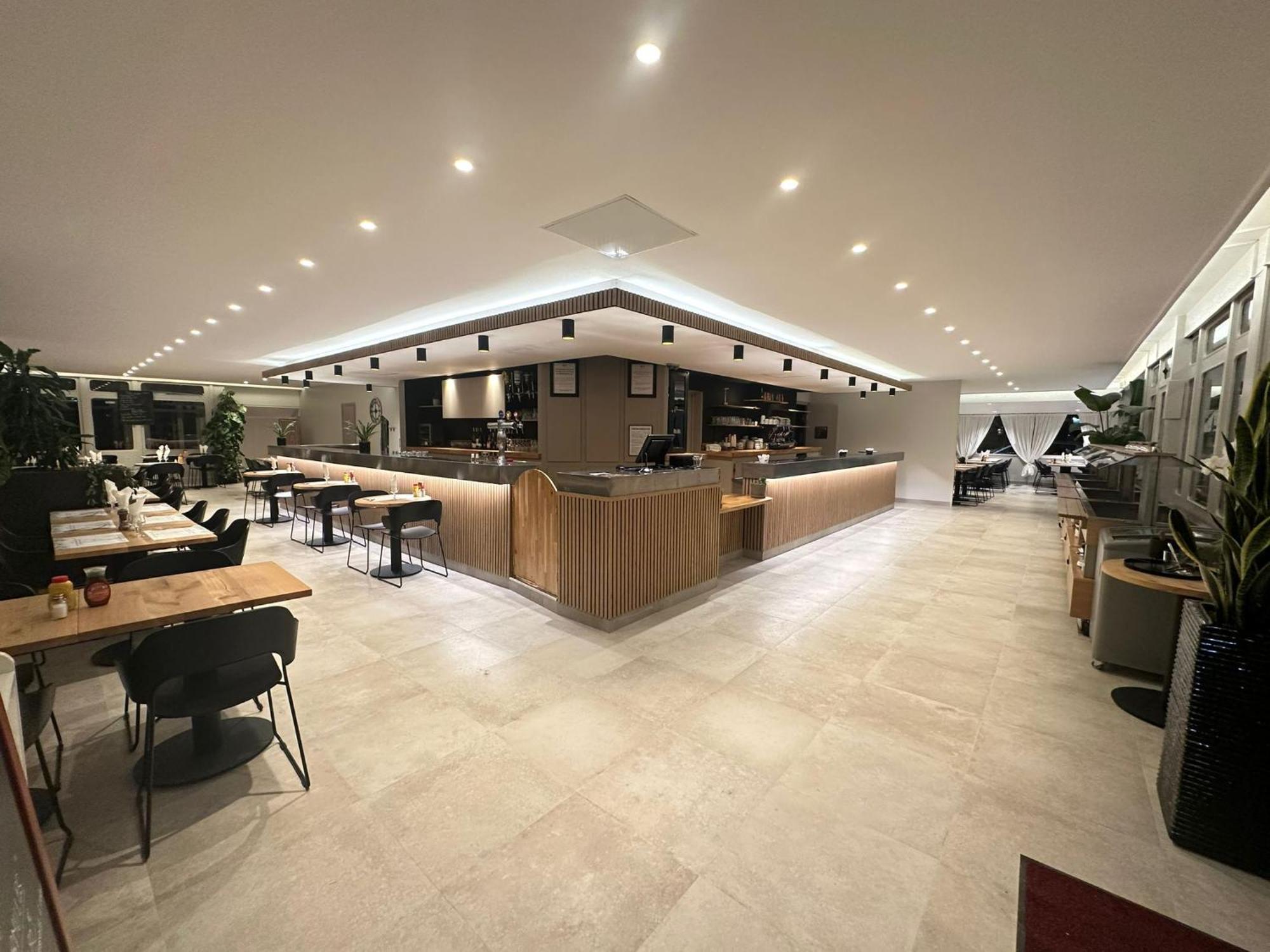 Grand Hotel Senia Orly Exterior photo