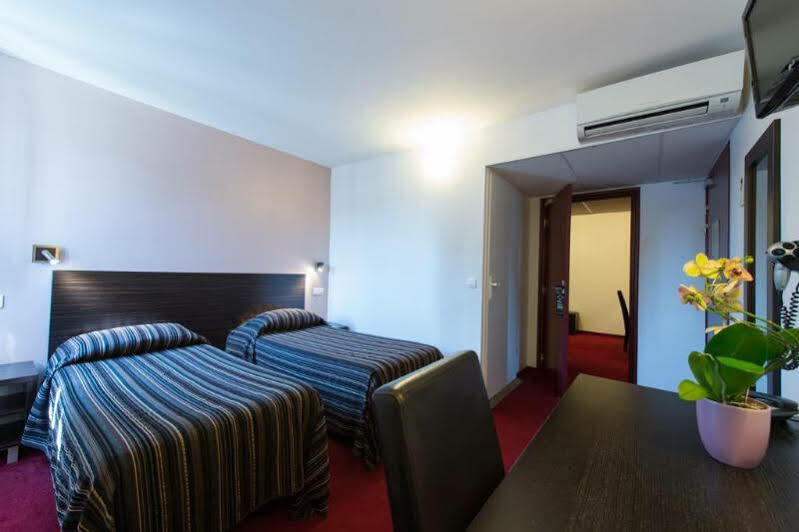 Grand Hotel Senia Orly Exterior photo