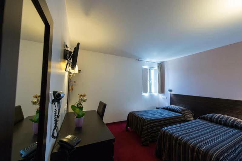 Grand Hotel Senia Orly Exterior photo