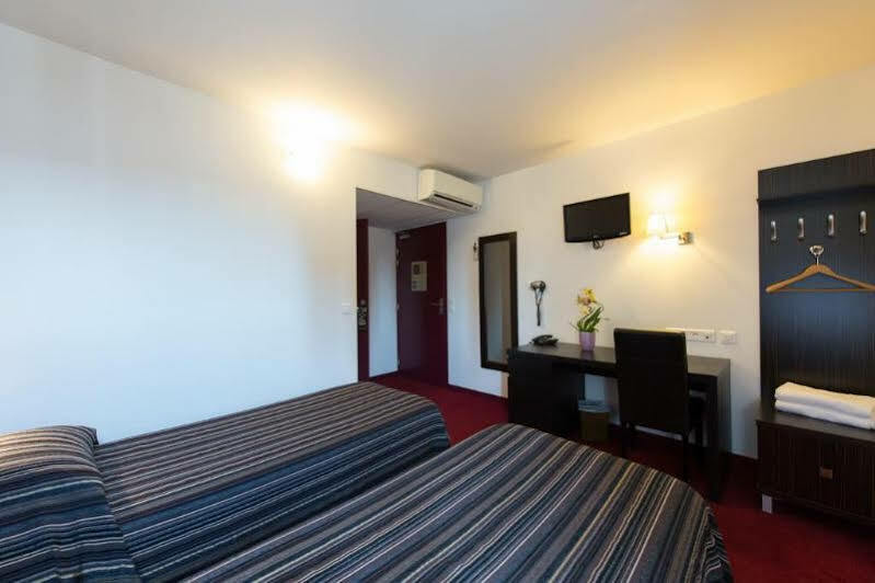 Grand Hotel Senia Orly Exterior photo